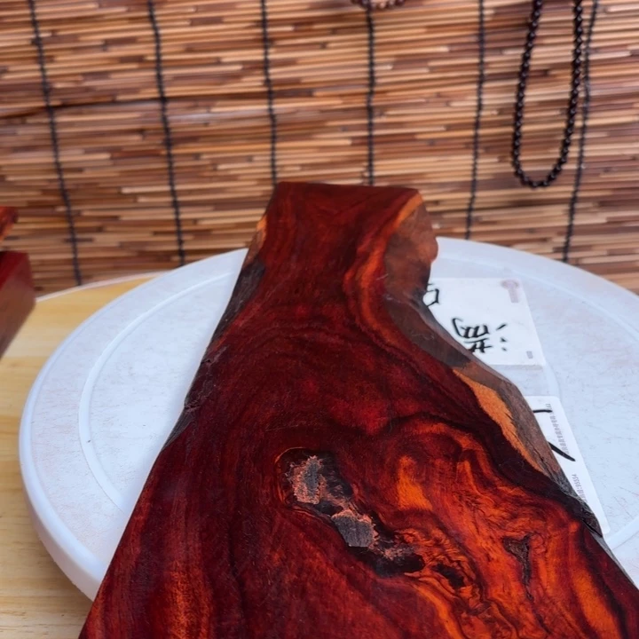 大叶紫檀（黑酸枝木类）