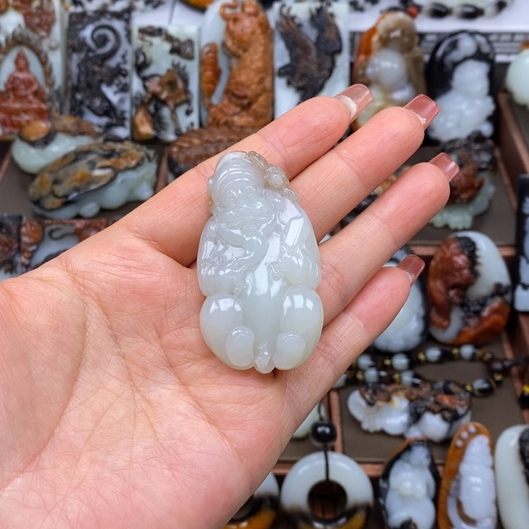 颈饰未镶嵌和田玉