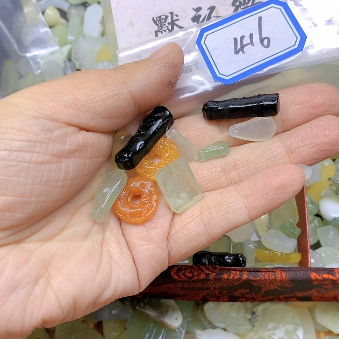 蛇纹石玉颈饰未镶嵌雪*416