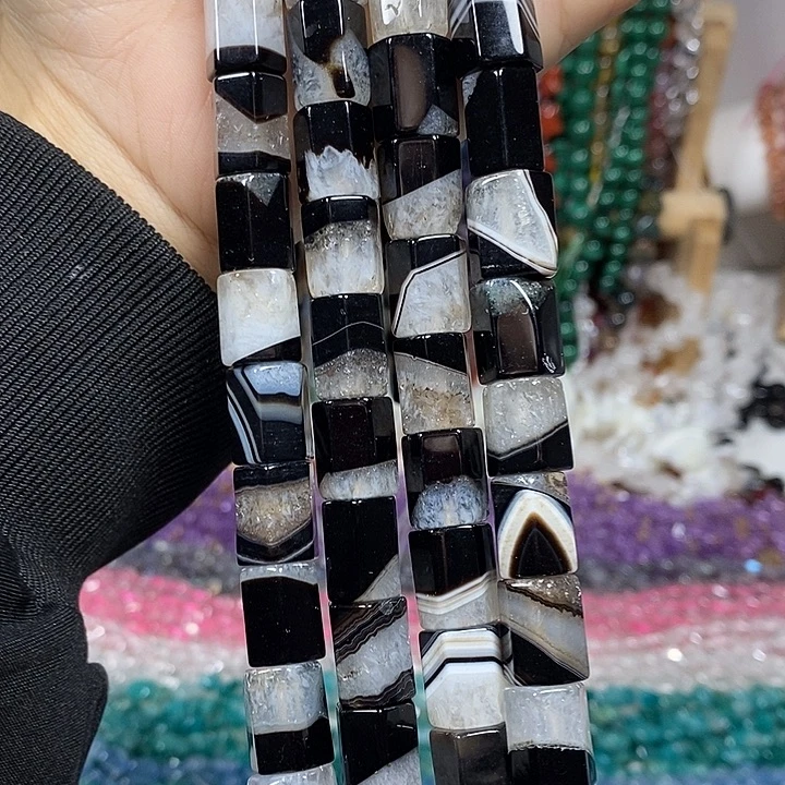 玛瑙/玉髓未镶嵌珠宝半成品天然玛瑙水晶共生卡10*13mm一条