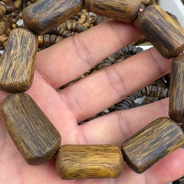 手串沉香刘*炎乌身手串23克