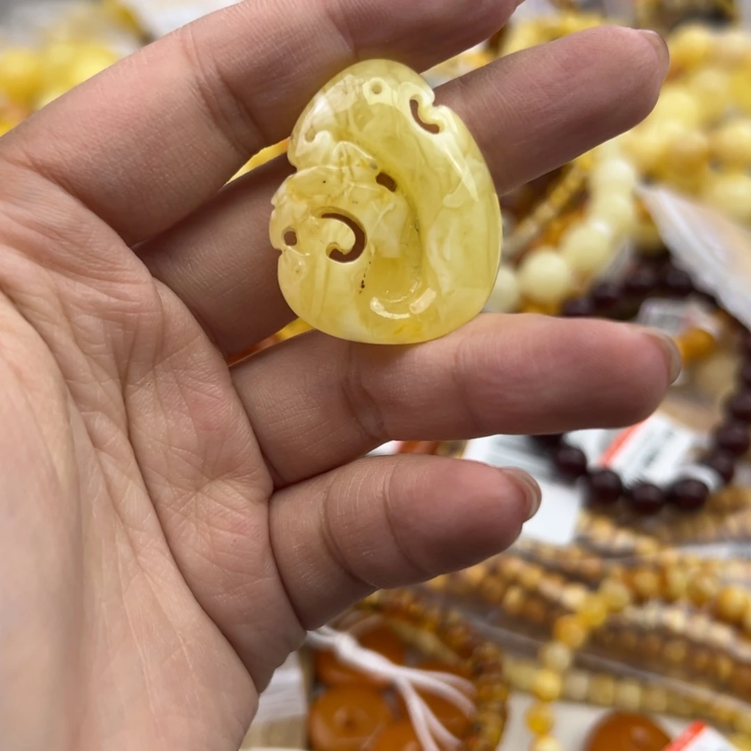 琥珀珠宝奇石未镶嵌