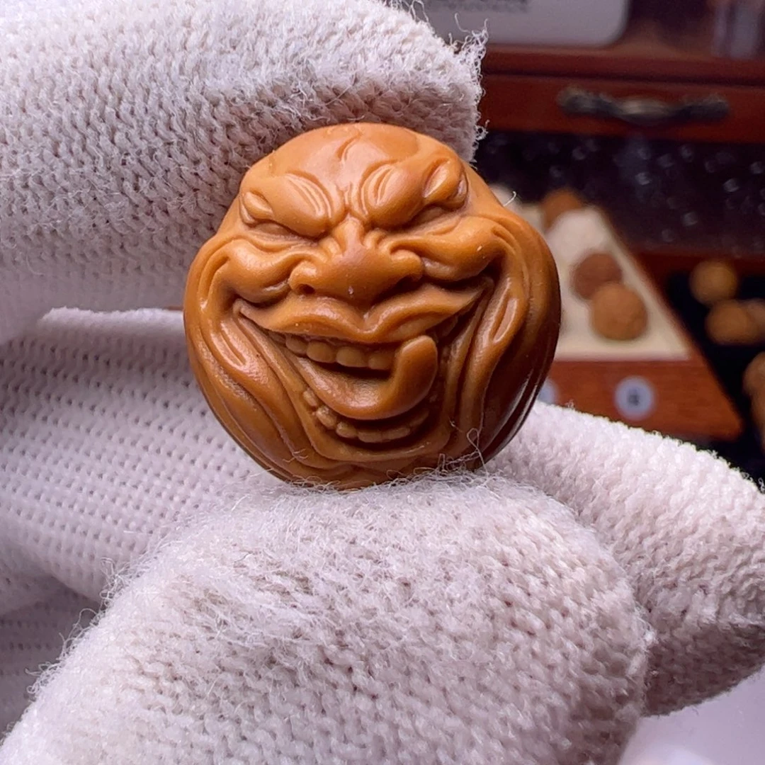 猴头核桃吊坠精工巧舌舔僧18