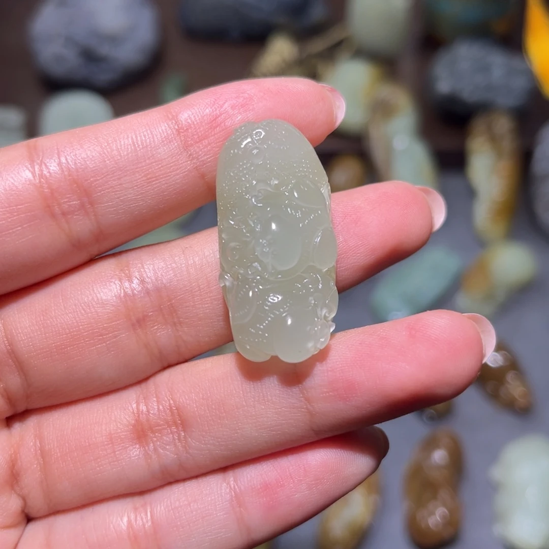 和田玉未镶嵌挂件