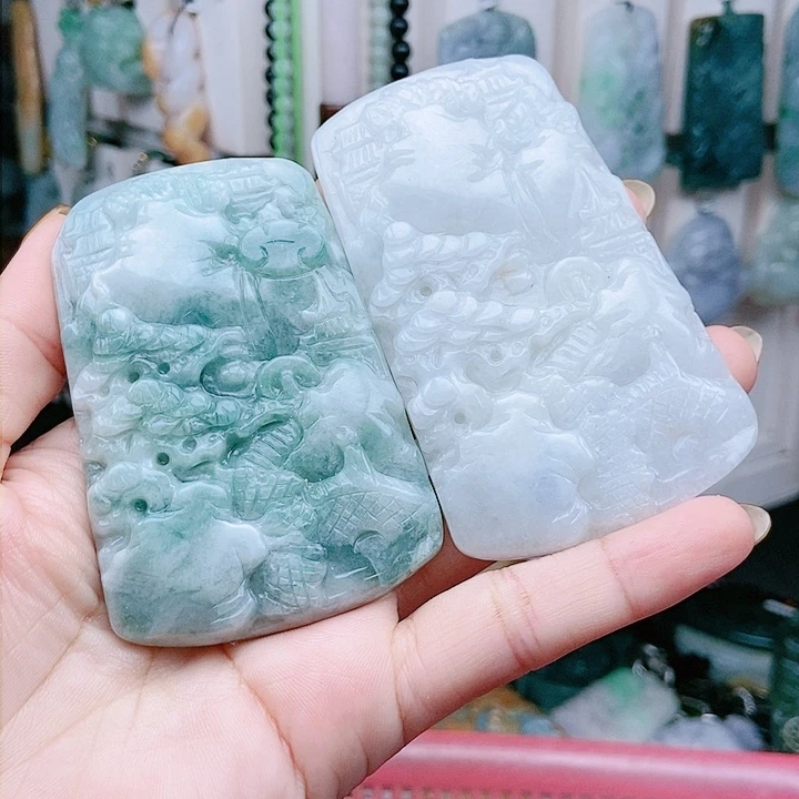 翡翠未镶嵌颈饰猜***.翡翠