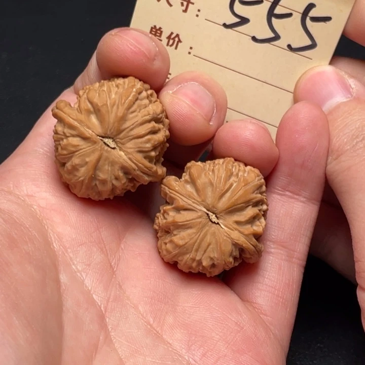 把件文玩核桃三角白30尺全品白茬555