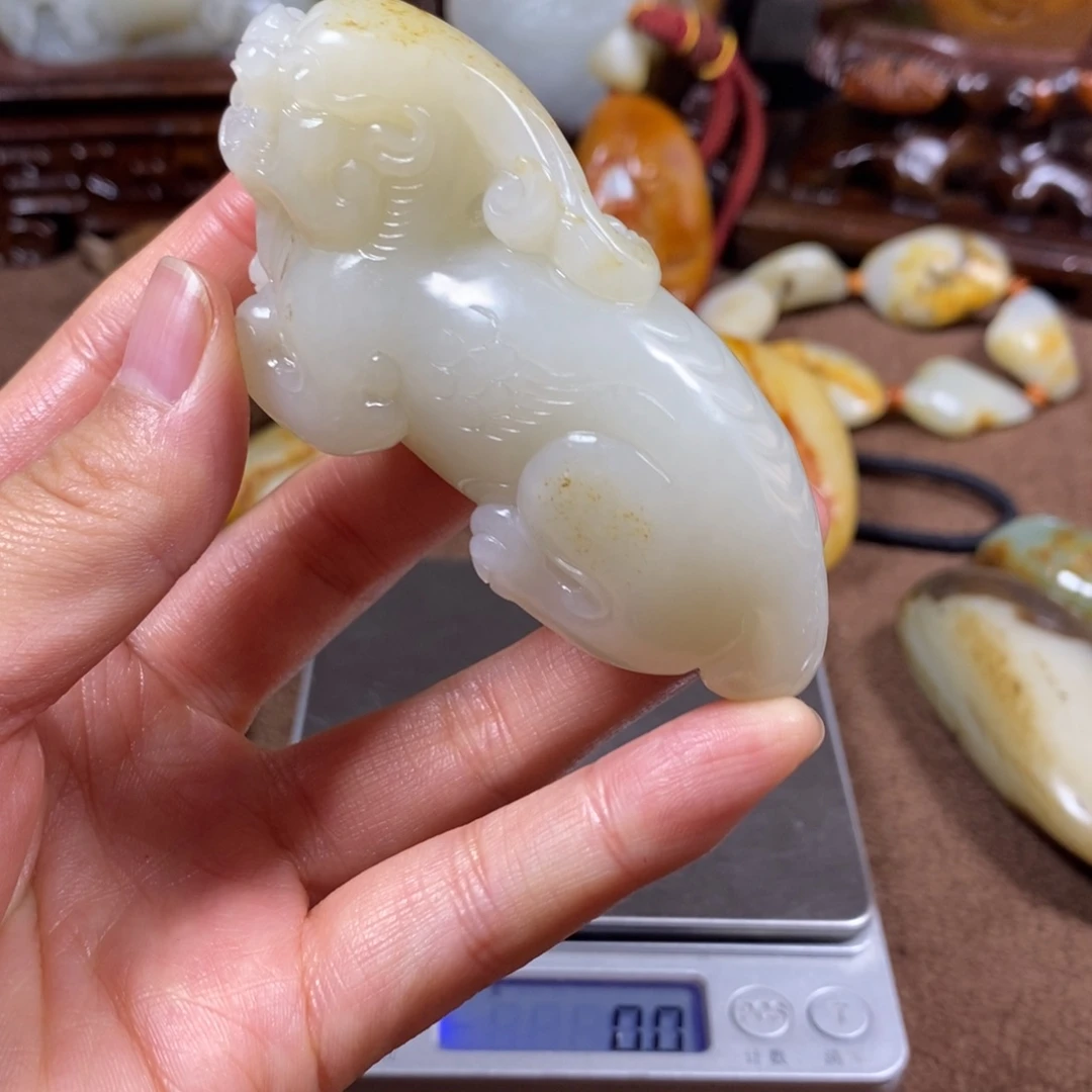 和田玉未镶嵌把件貔貅