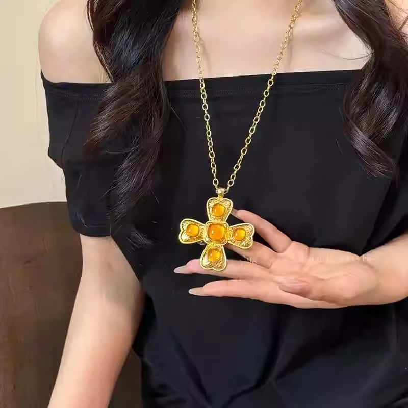 合金项链 " 金色四面蝴蝶结项链女复古长款风挂脖卫衣链独特配饰"