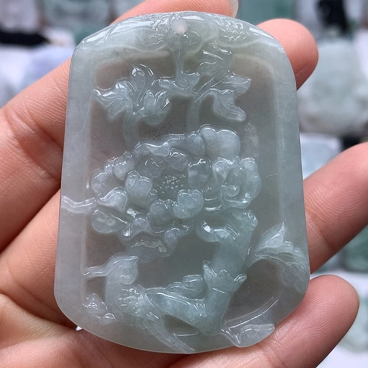 翡翠未镶嵌颈饰花开富贵福利