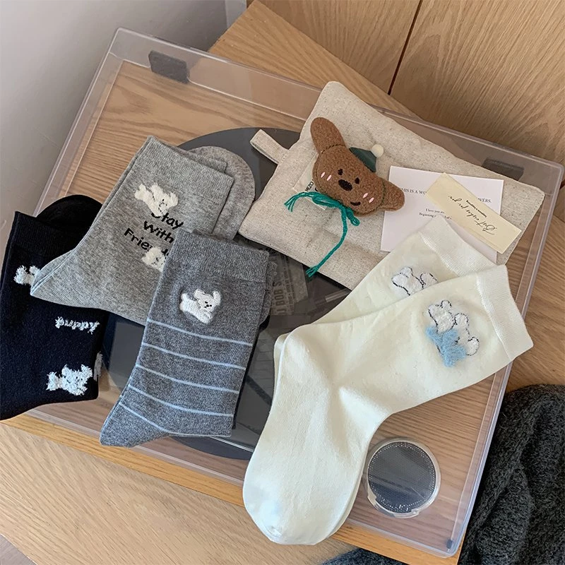 精梳棉条纹春秋中筒袜休闲风无骨袜常规刺绣小狗学院风女四季