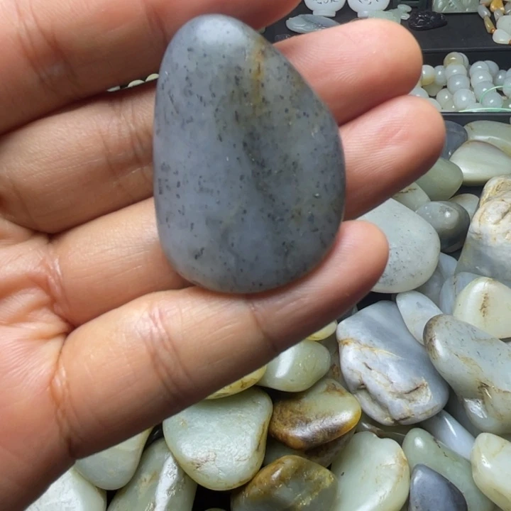 未镶嵌和田玉珠宝半成品