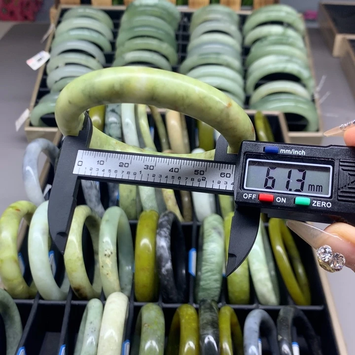 未镶嵌蛇纹石玉手镯89
