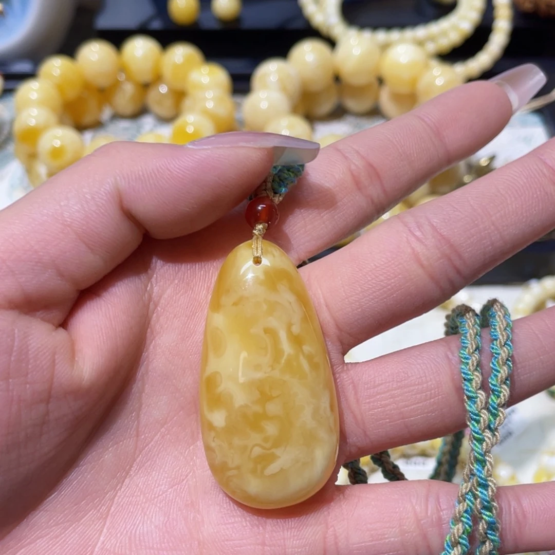 未镶嵌吊坠(赠链)蜜蜡水滴