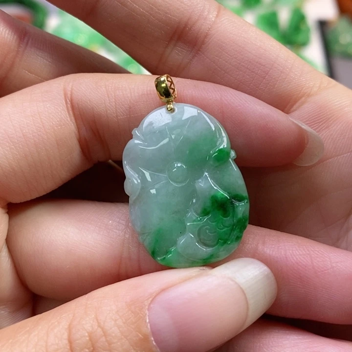 颈饰未镶嵌翡翠吊坠