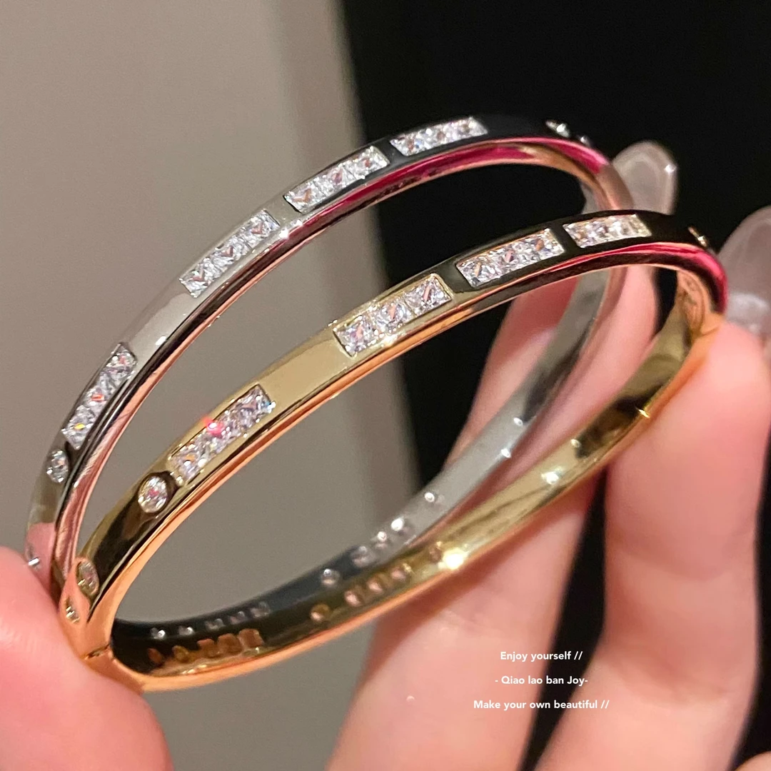 合金手镯 重工四钻手镯叠戴手链精致轻奢情侣手环质感高级潮百搭
