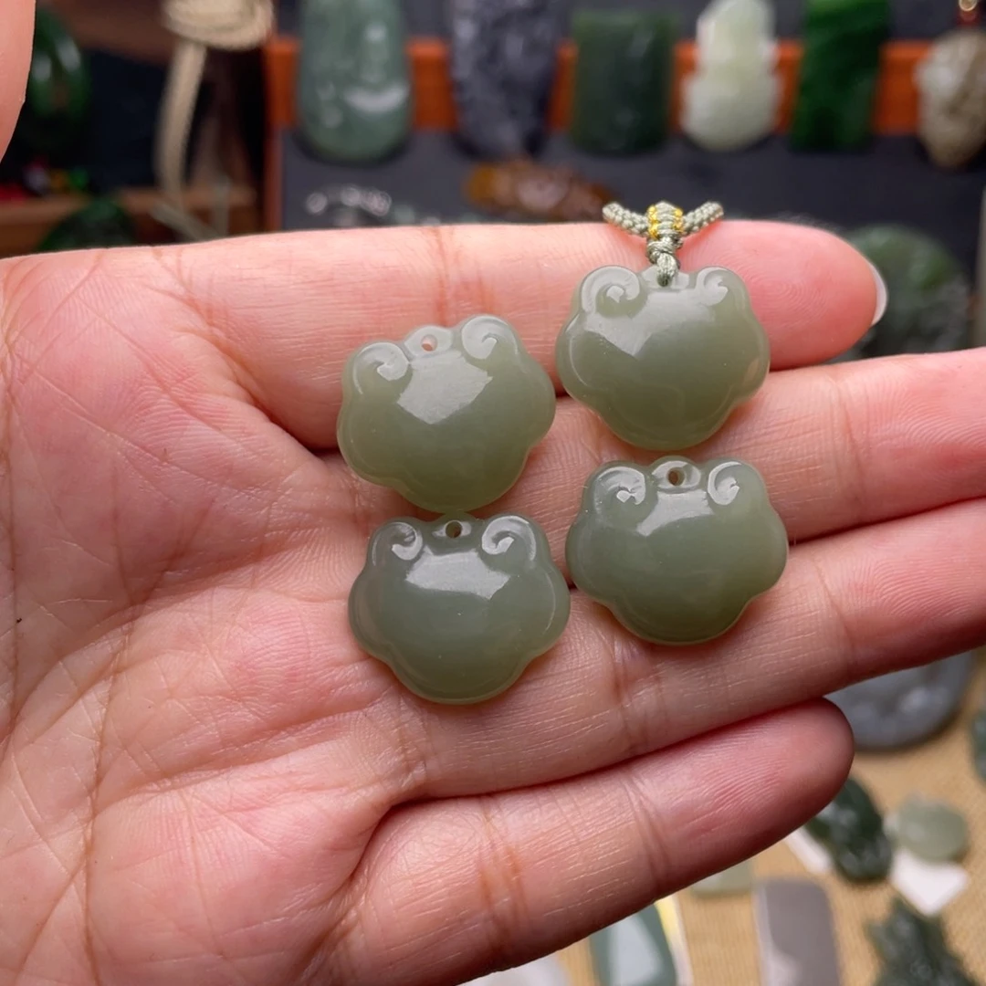 和田玉未镶嵌挂件