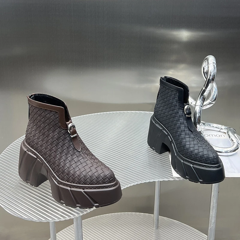 尖头粗跟切尔西短靴女2025年秋冬新款气质时尚高跟烟筒靴DG2890-1