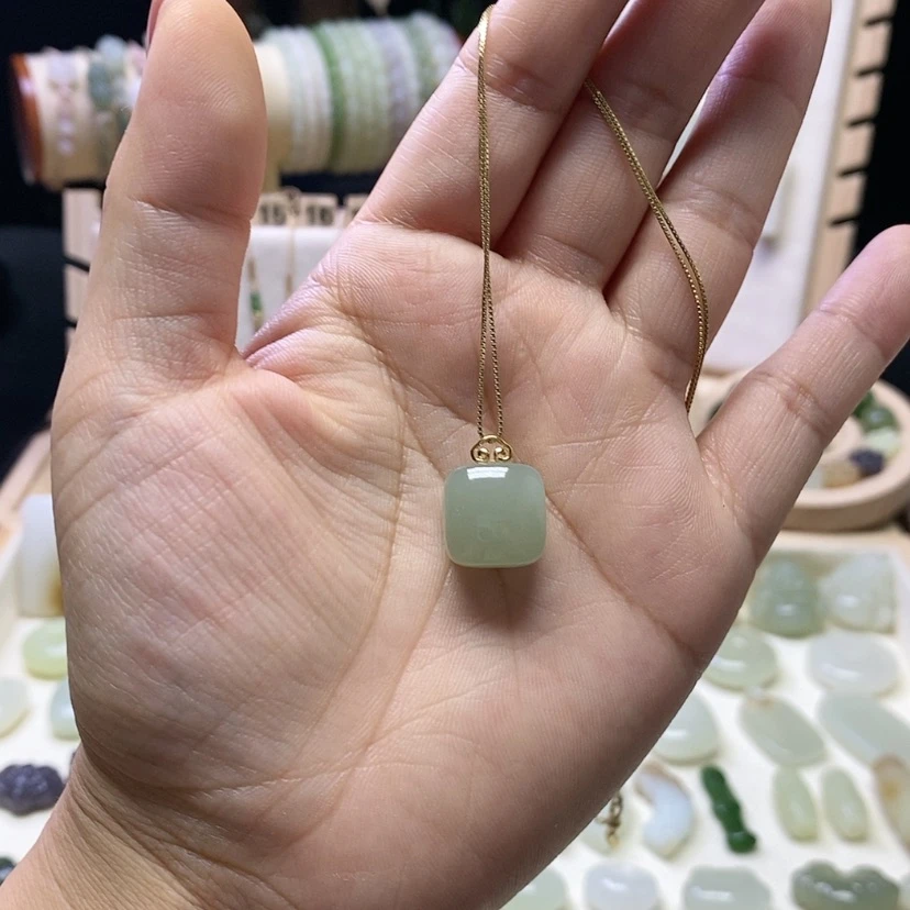 【闪购商品】颈饰未镶嵌和田玉