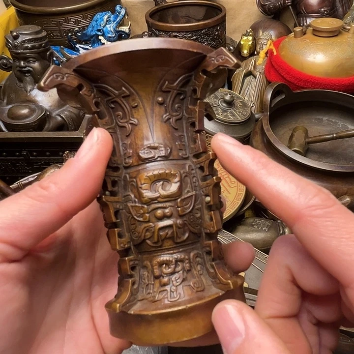 精美铜器批发档口