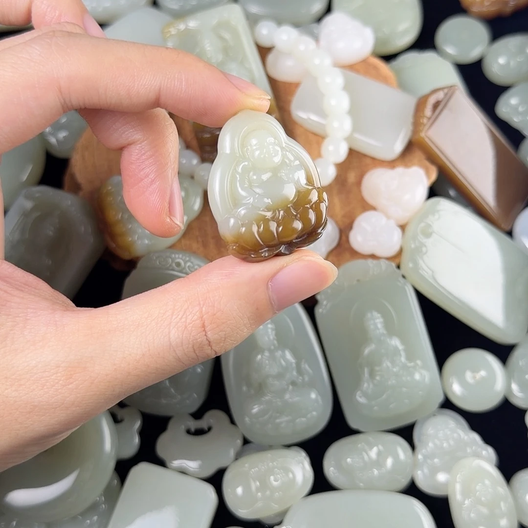 和田玉未镶嵌颈饰