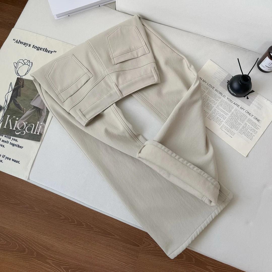 奶茶灰微弹加绒微喇牛仔裤女2025冬季新款不贴腿高腰百搭马蹄长裤