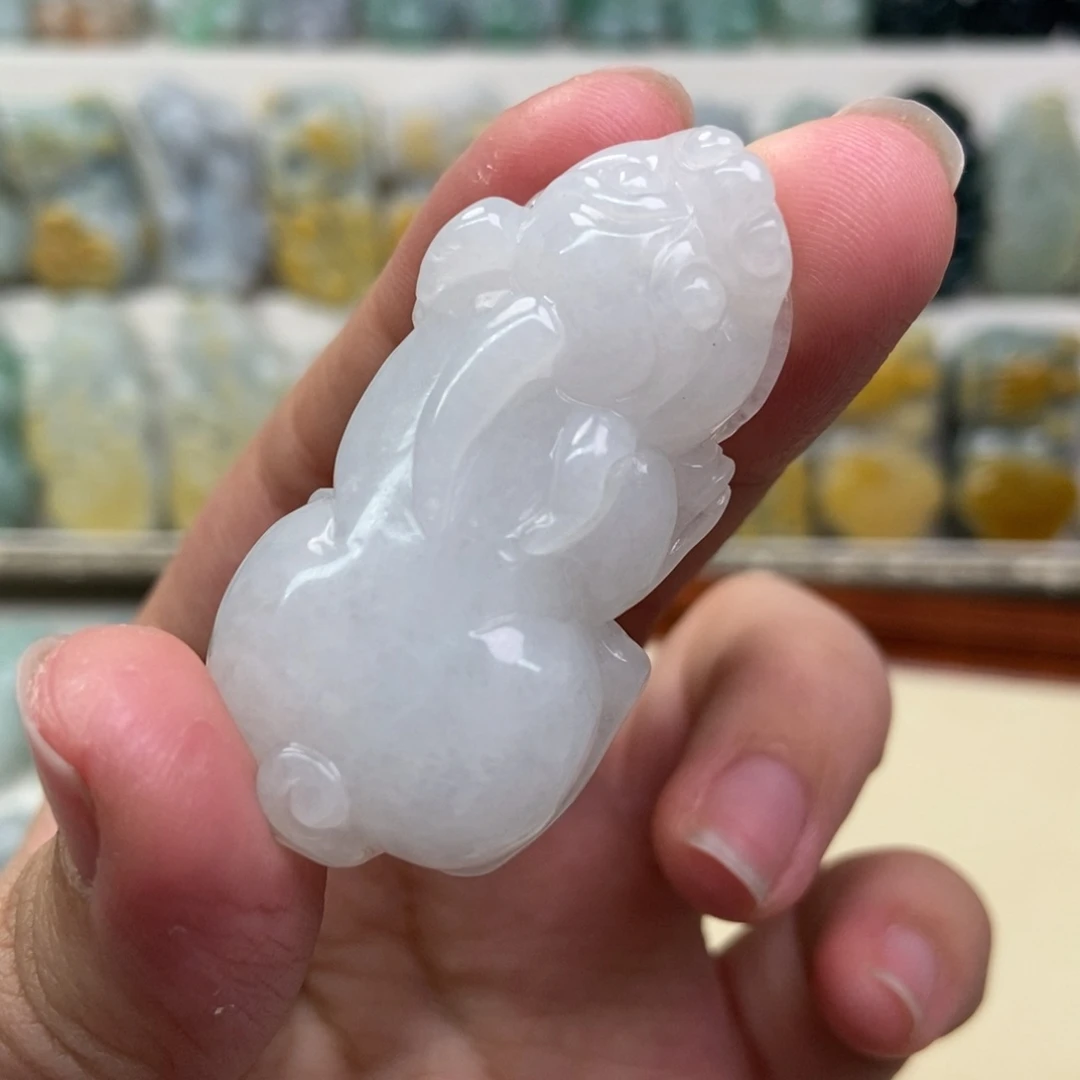 翡翠吊坠(赠链)未镶嵌蚩**落