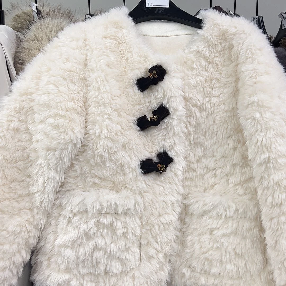 小香风羊毛羔短款外套