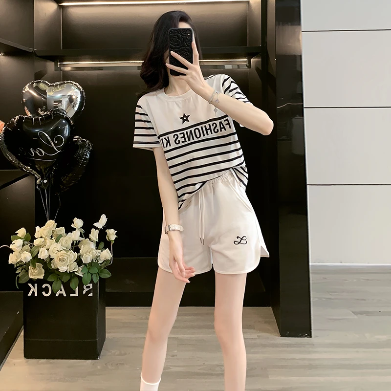 韩版显瘦设计感2025夏季新款拼色短袖上衣短裤休闲运动两件套潮