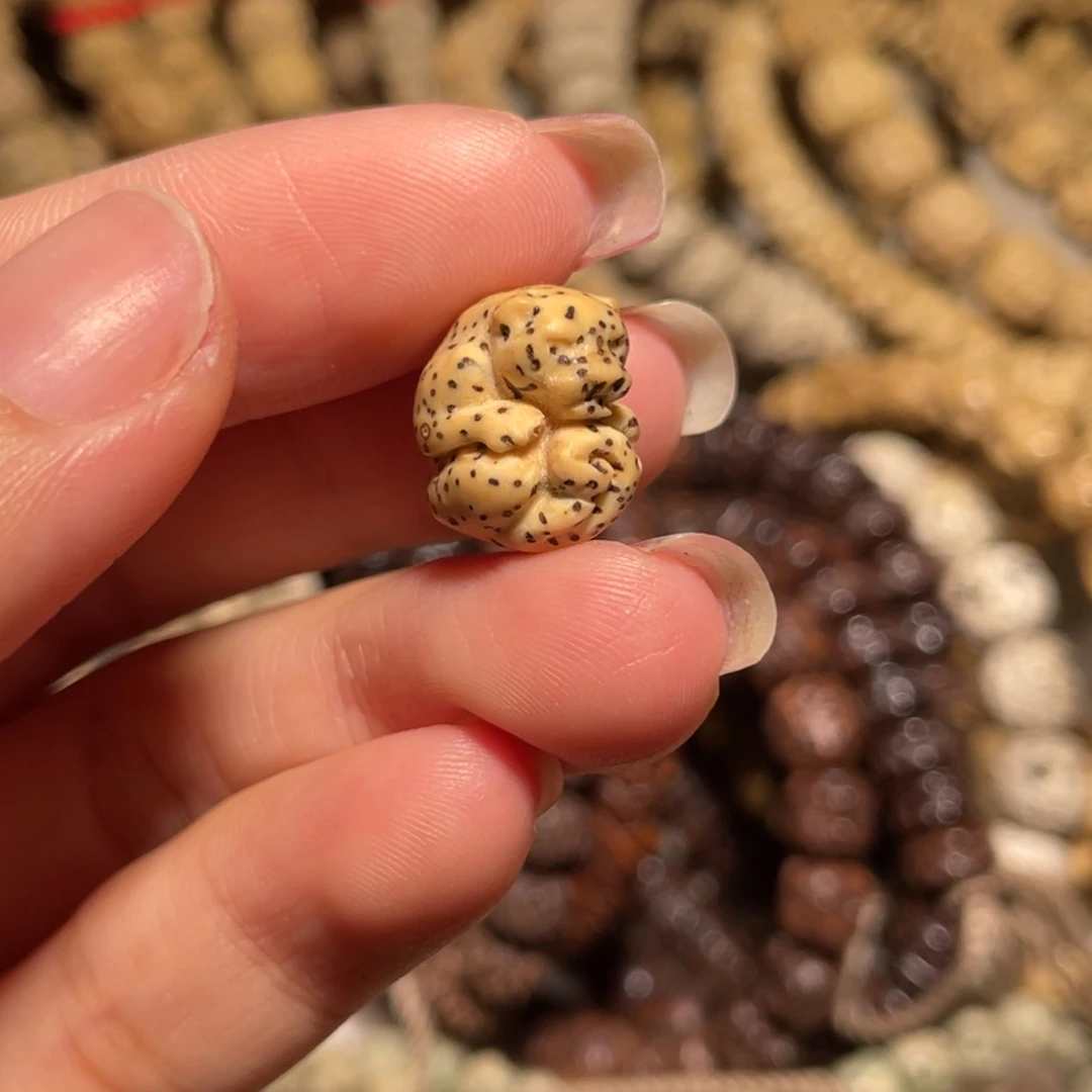 星月菩提吊坠陈籽雪豹