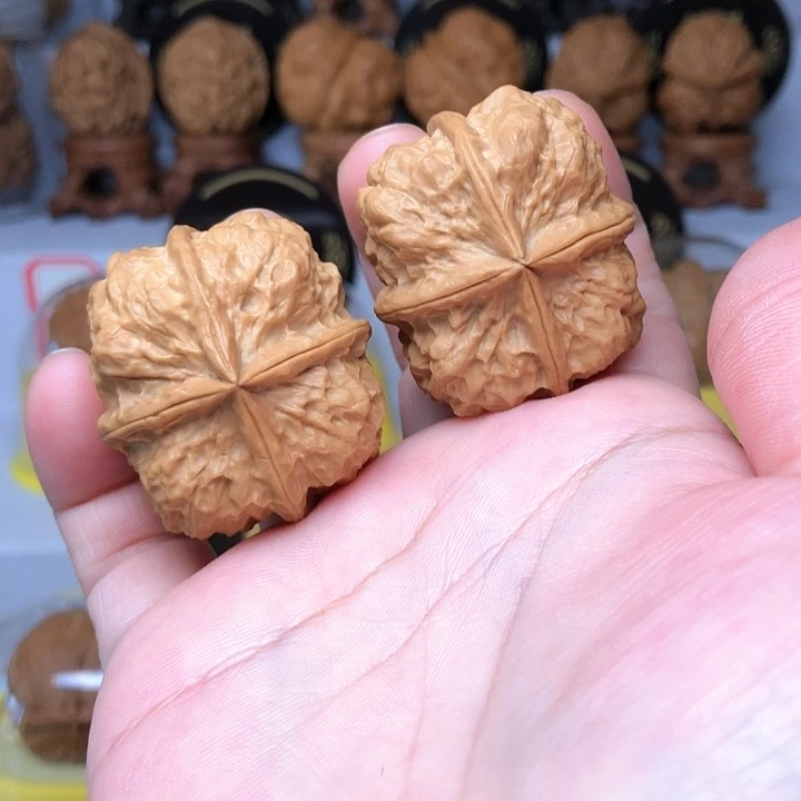 文玩核桃吊坠云南铁核桃
