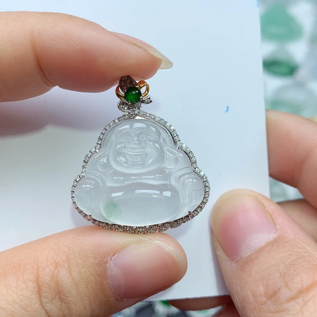 翡翠颈饰18K金镶嵌佛