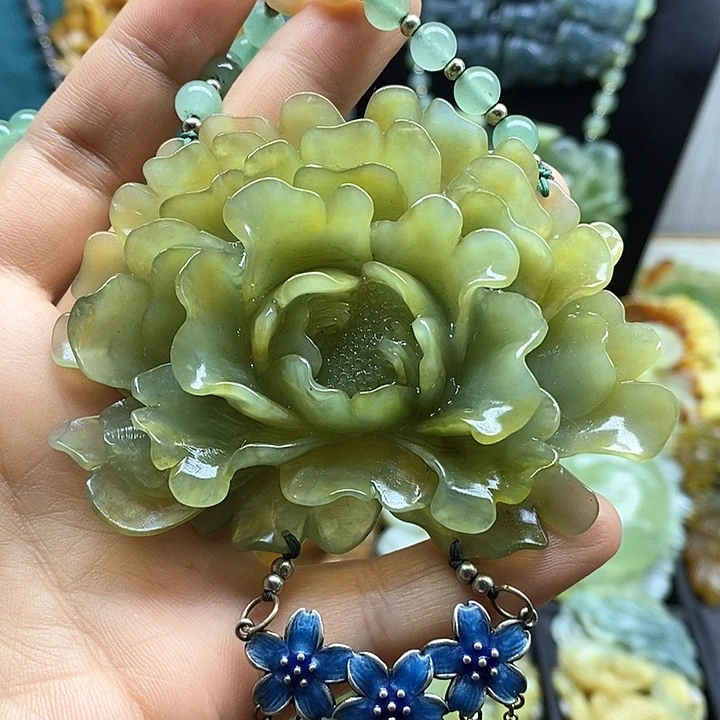 蛇纹石玉未镶嵌挂件