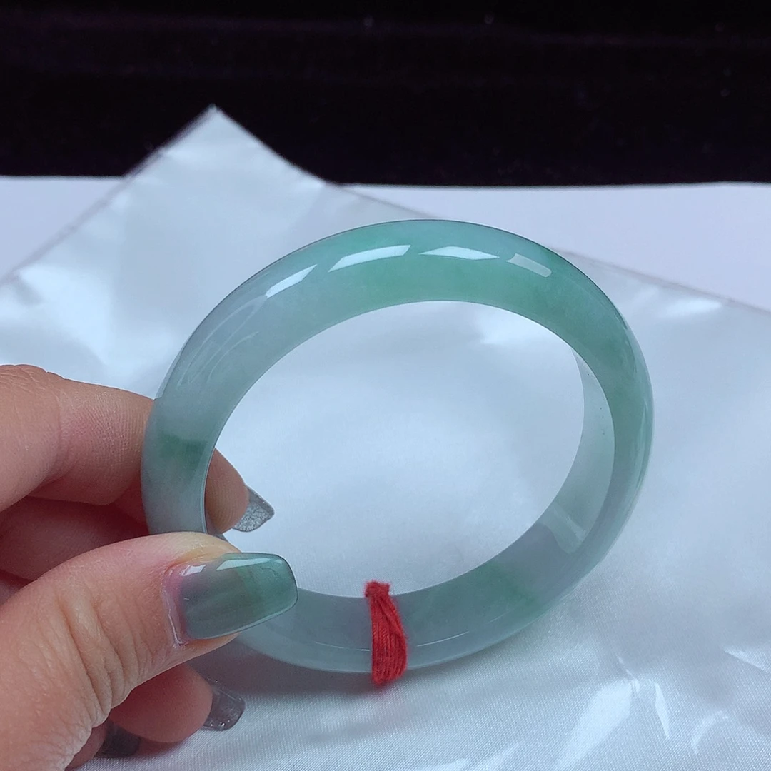 翡翠手镯未镶嵌圈口57