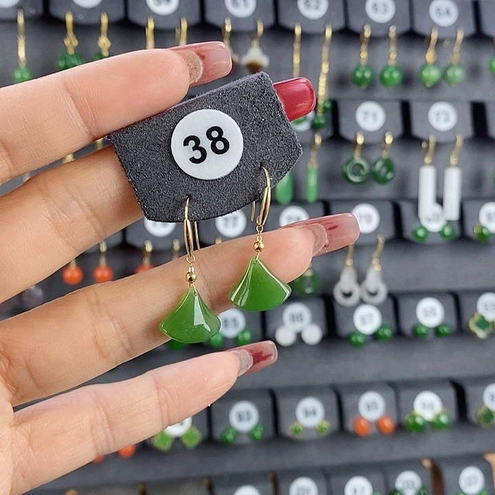 和田玉耳饰18K金镶嵌