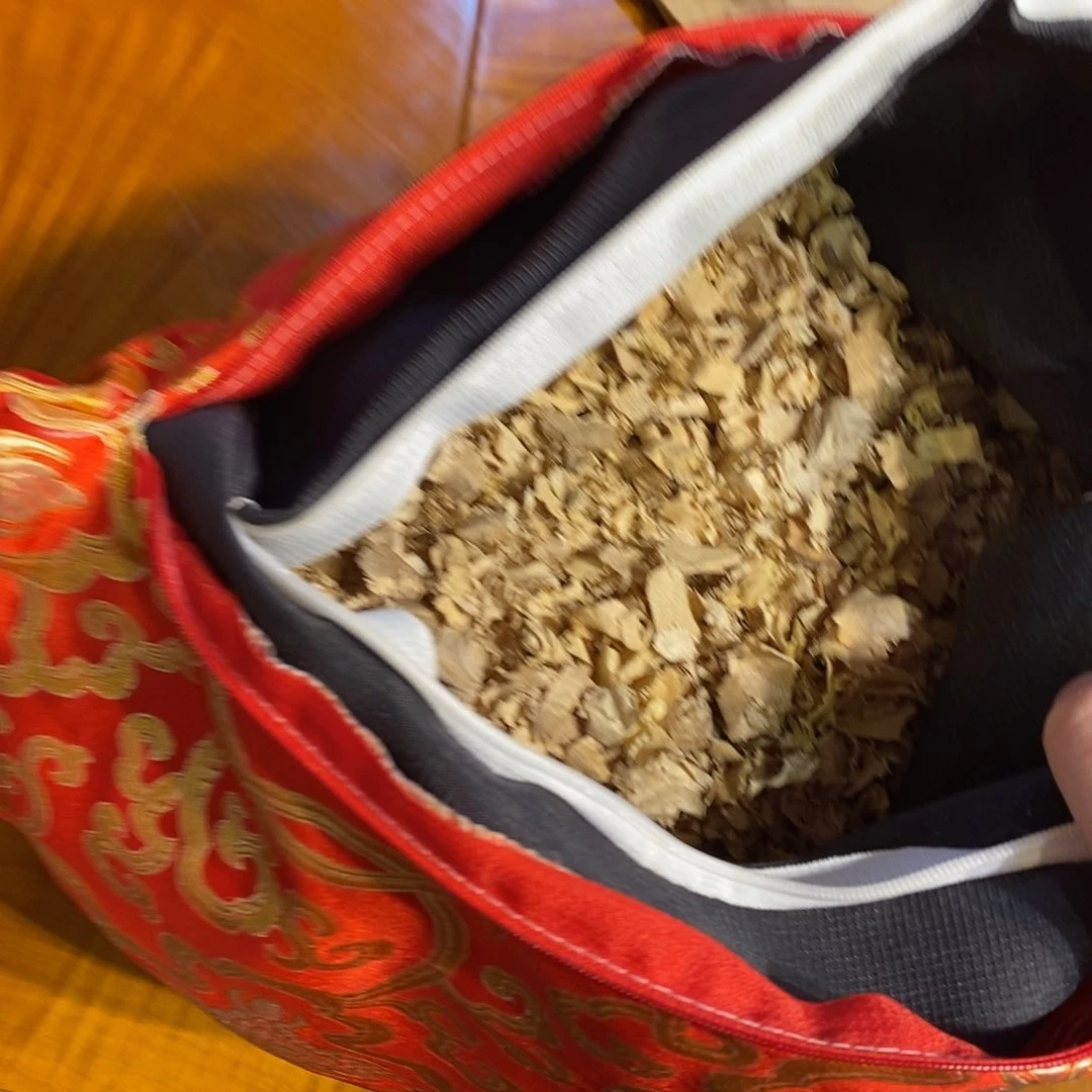 金丝楠金丝楠抱枕