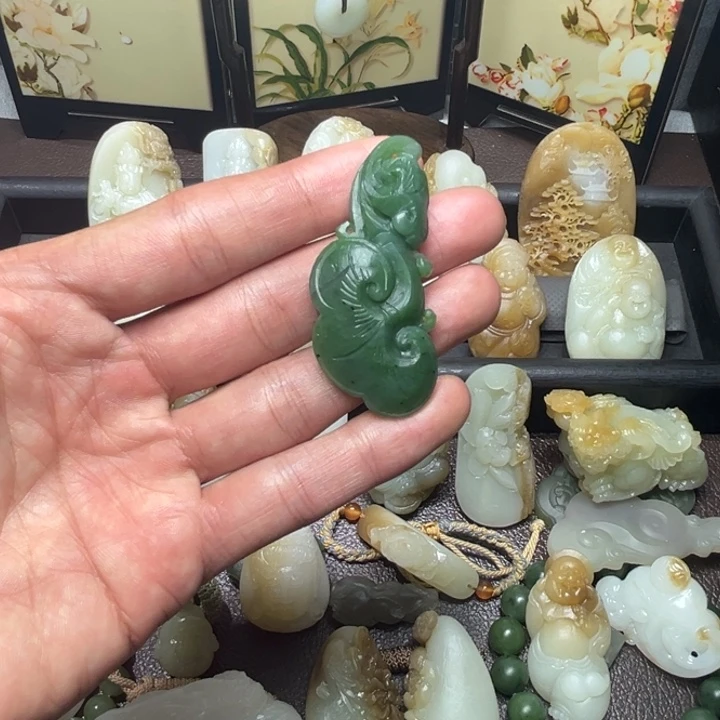 和田玉未镶嵌颈饰