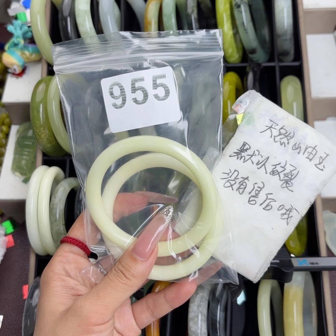 未镶嵌蛇纹石玉手镯E****G