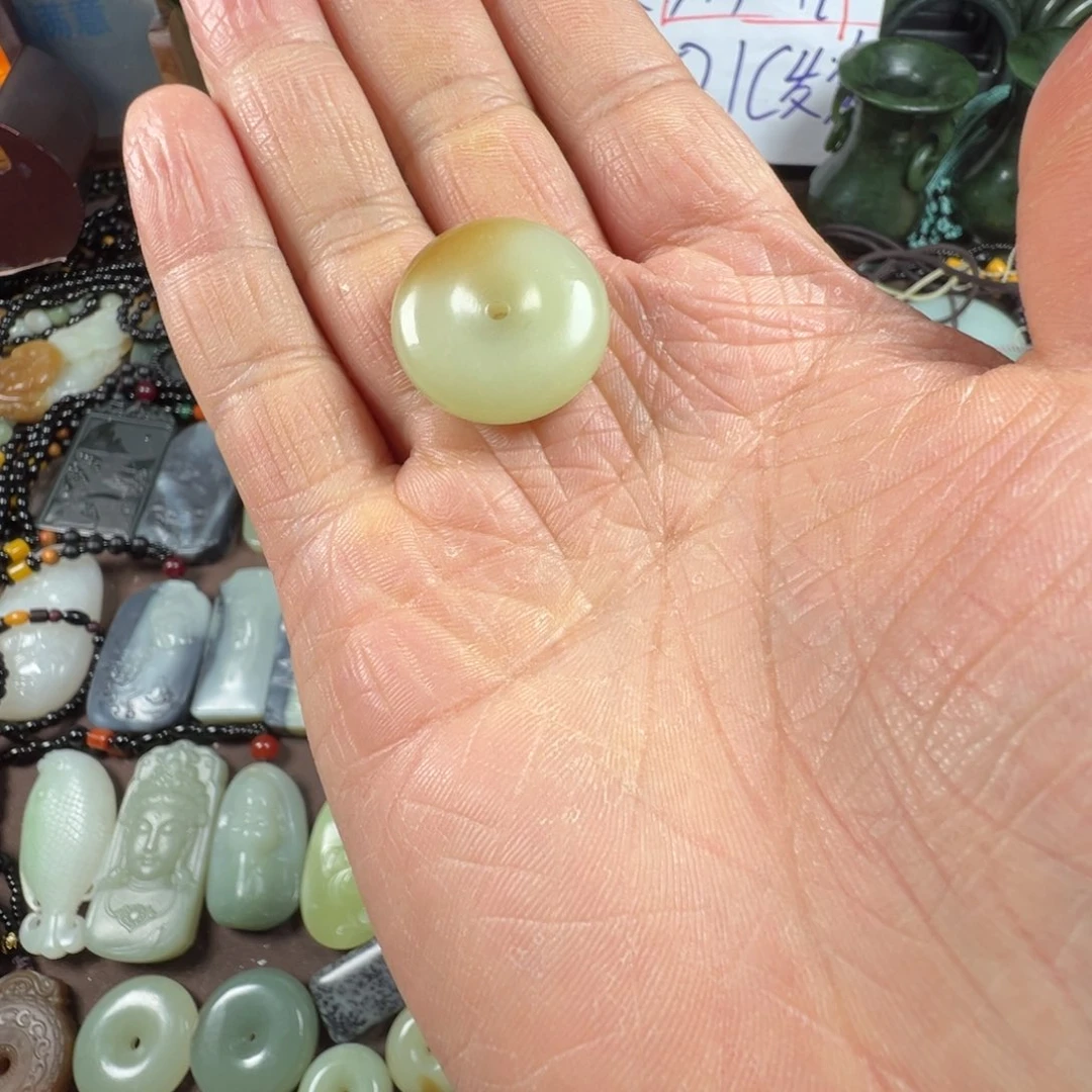 和田玉（糖玉）颈饰未镶嵌