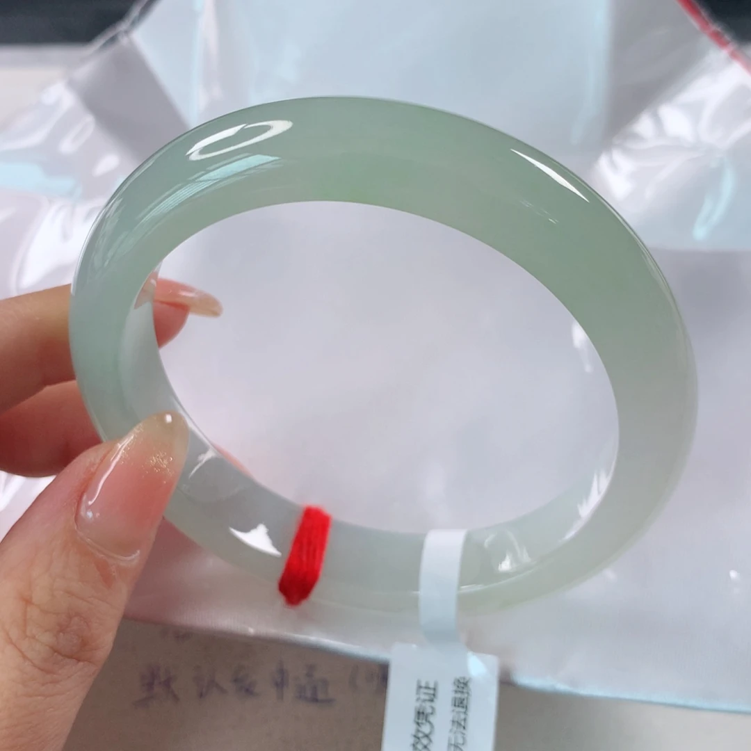 翡翠手镯未镶嵌 正圈