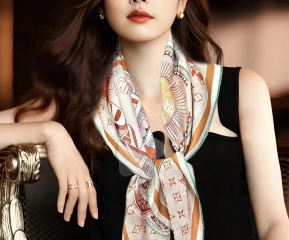 气质老花丝巾女经典百搭春夏季装饰领巾防晒旅游披肩秋冬围巾