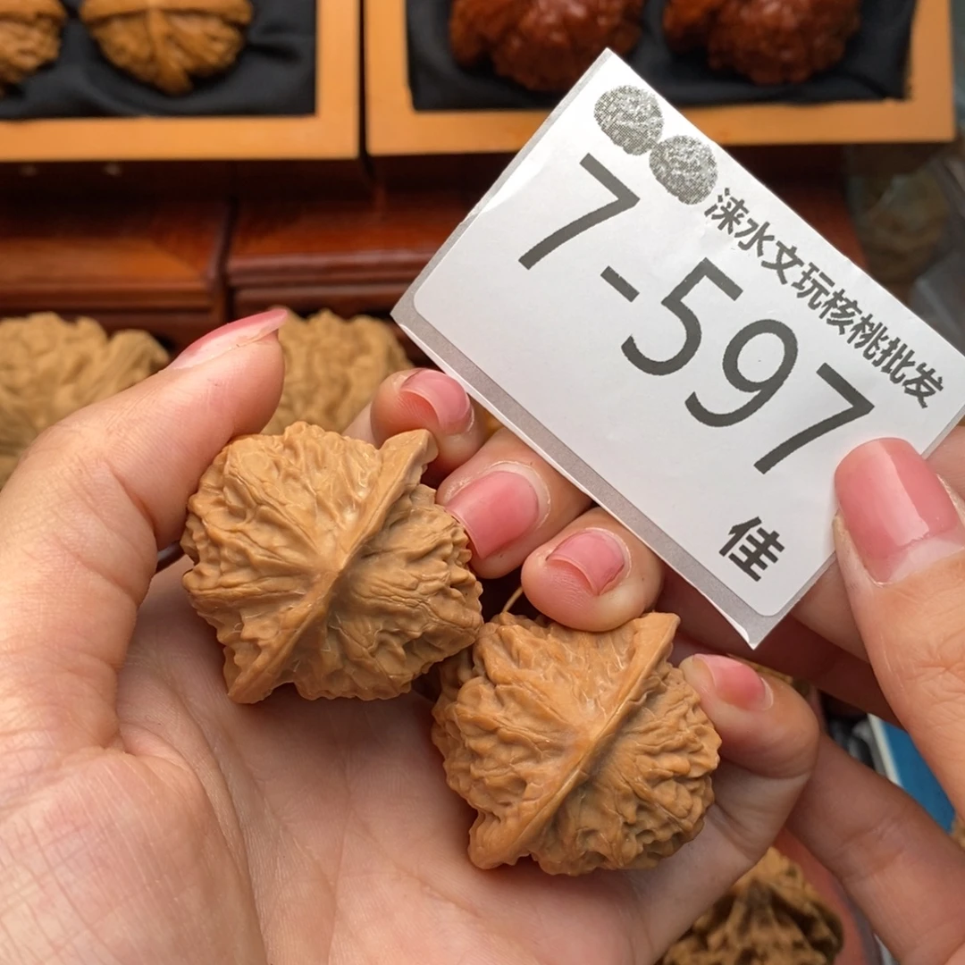 文玩核桃把件38瓷娃娃