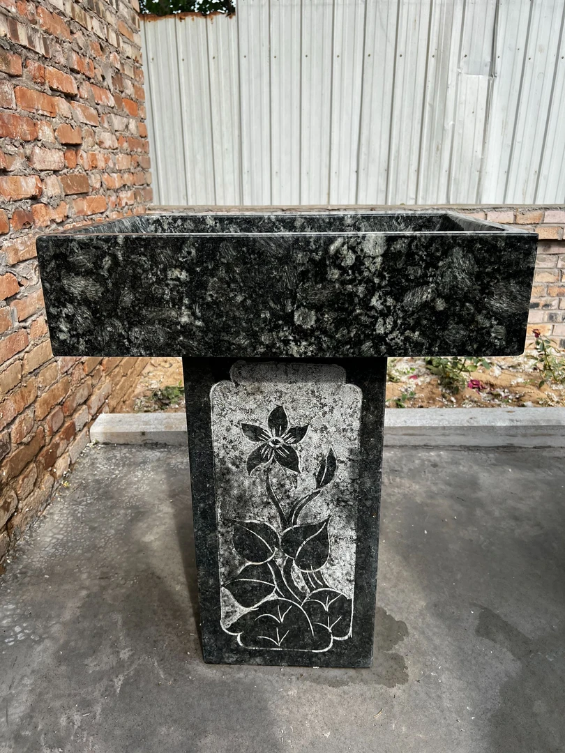 花岗岩台上盆立柱雕花洗手盆