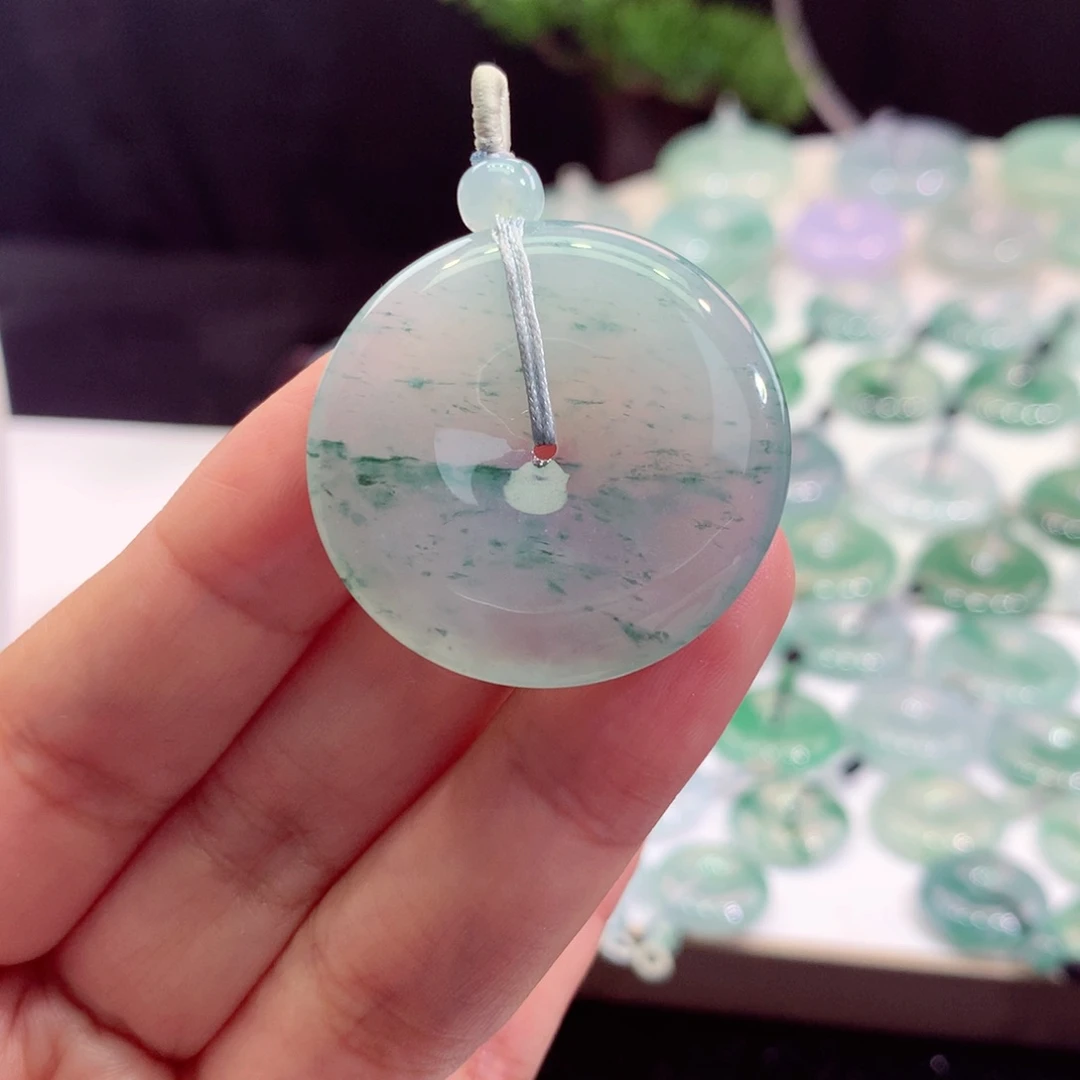 颈饰未镶嵌翡翠平安扣