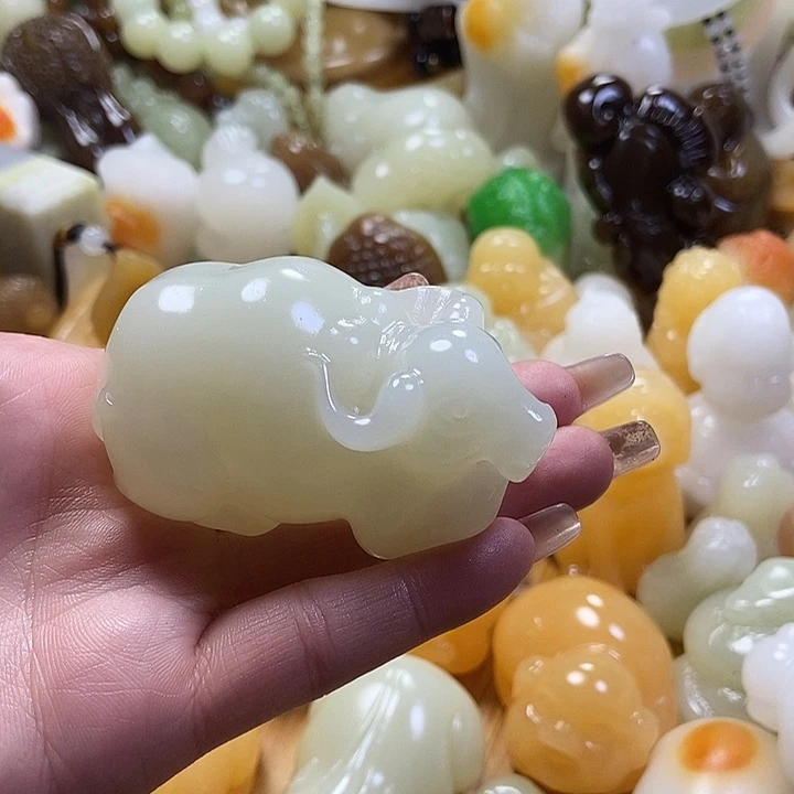 完全开放手把件牛