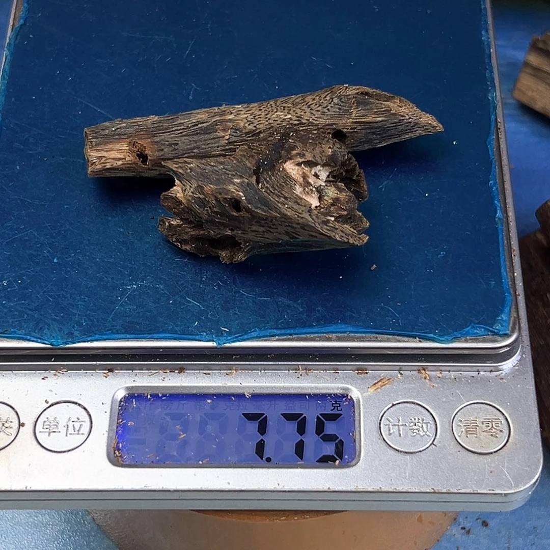 香料绿奇楠虫漏白棋7克