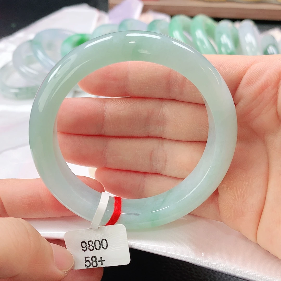 翡翠未镶嵌手镯缅甸A货翡翠手镯