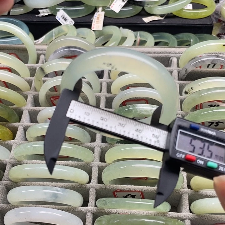 未镶嵌蛇纹石玉手镯61