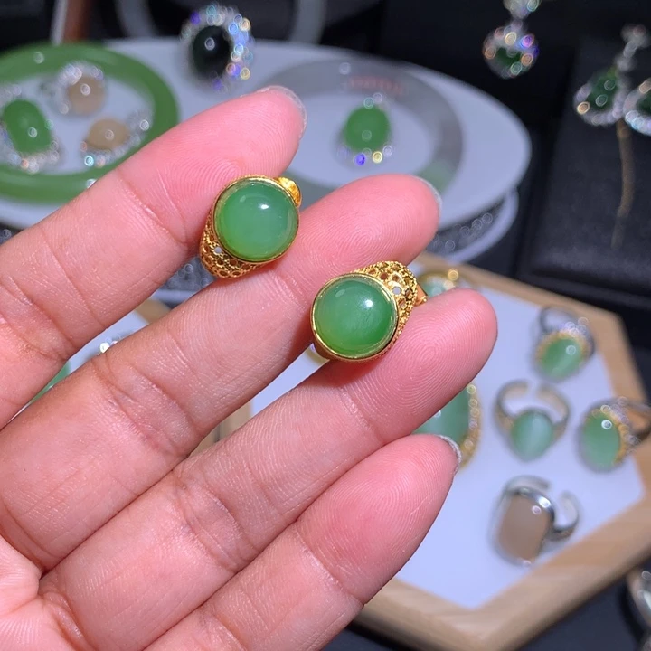 手***8和田玉银S925镶嵌耳饰