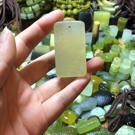 未镶嵌岫玉吊坠岫