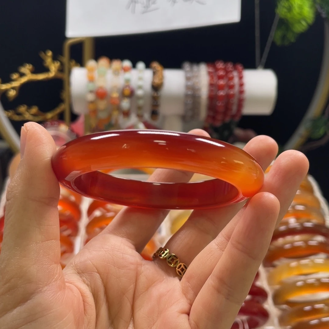 玛瑙/玉髓手镯未镶嵌清*